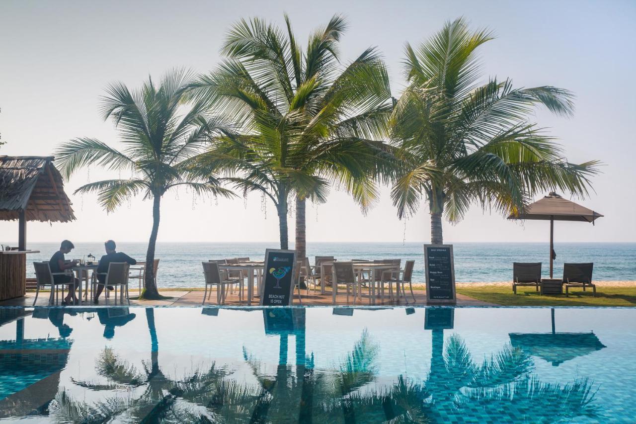 Sri Sharavi Beach Villas & Spa - With 43 Metre Saltwater Infinity Pool Mirissa Exterior foto