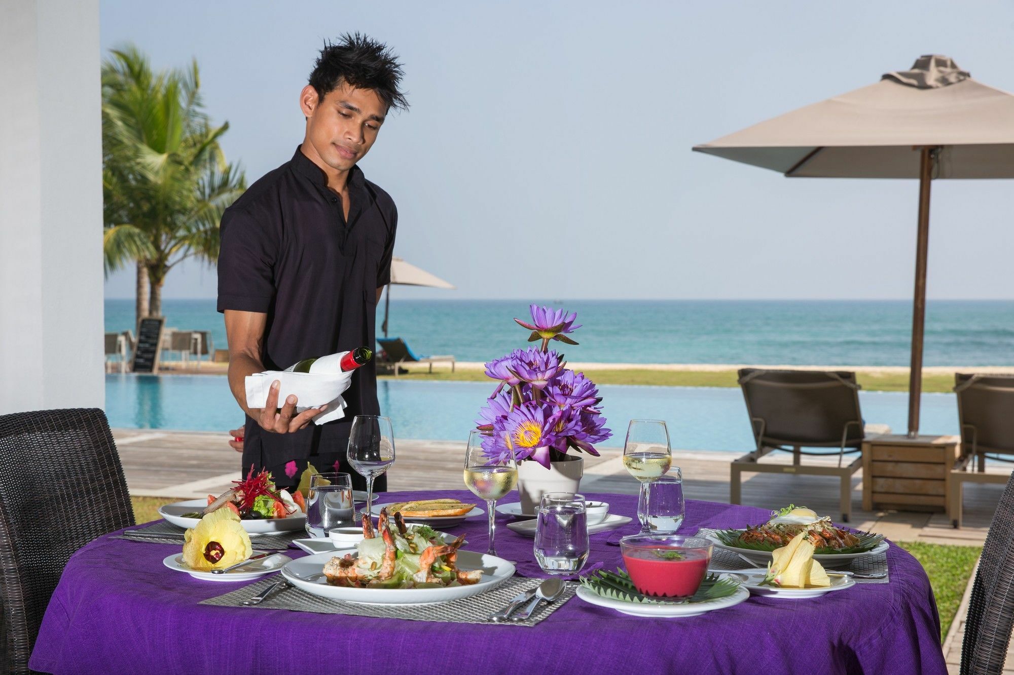Sri Sharavi Beach Villas & Spa - With 43 Metre Saltwater Infinity Pool Mirissa Exterior foto